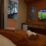 Small Boutique & Garden Appartamento Tirana
