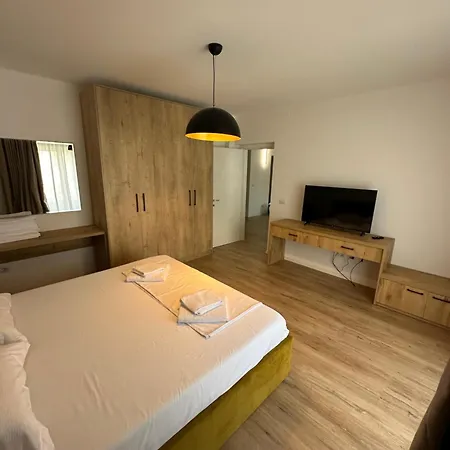 Small Boutique & Garden *