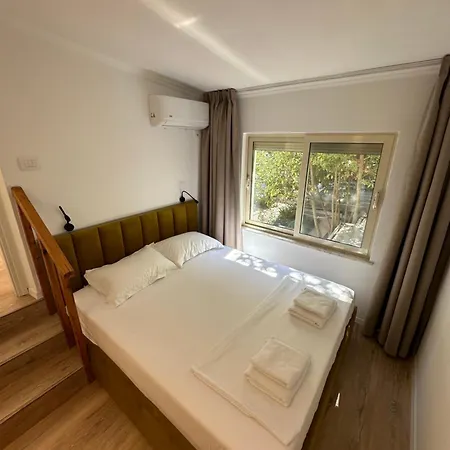 Small Boutique & Garden Tirana