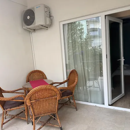 Small Boutique & Garden *