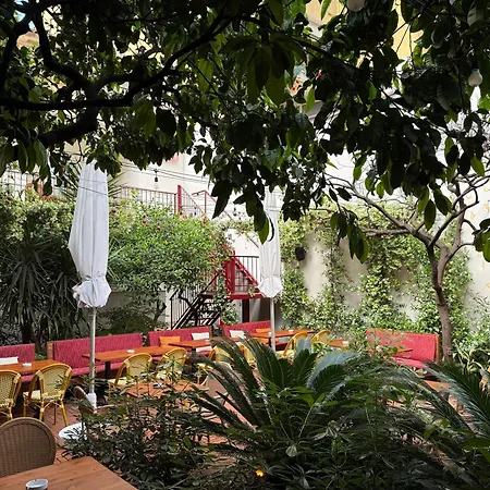 Apartment Small Boutique & Garden *