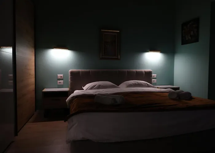 Small Boutique & Garden Apartamento Tirana