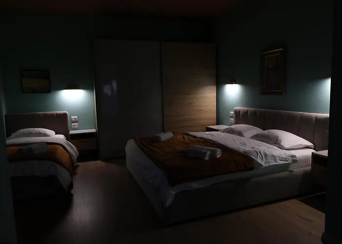 Small Boutique & Garden Daire *