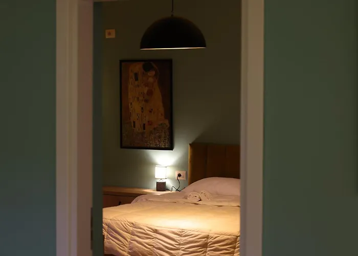 Small Boutique & Garden