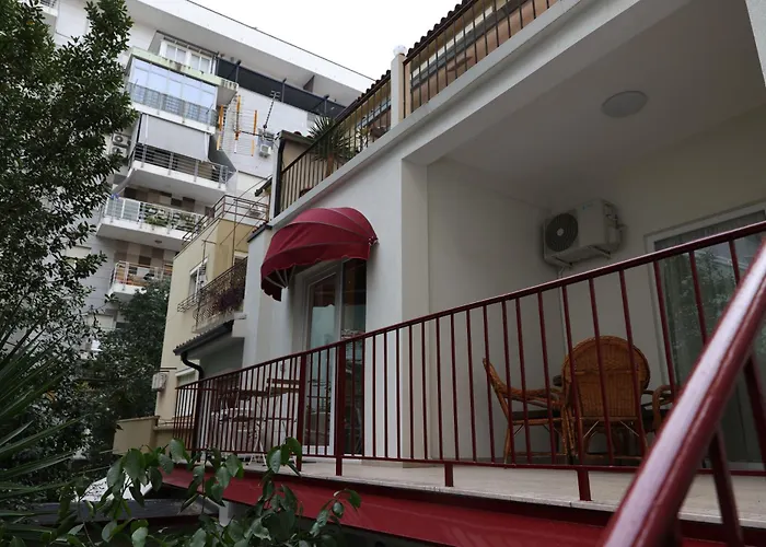Small Boutique & Garden Apartamento