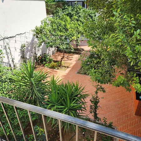 Apartament Small Boutique & Garden