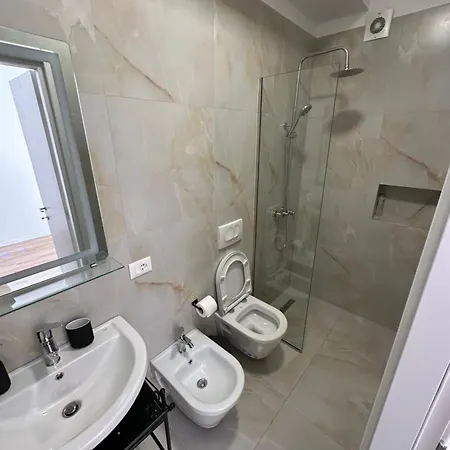 Διαμέρισμα Small Boutique & Garden Τίρανα