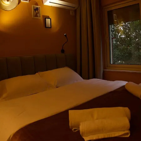 Small Boutique&garden * Tirana