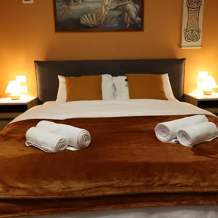 Small Boutique&garden * Tirana