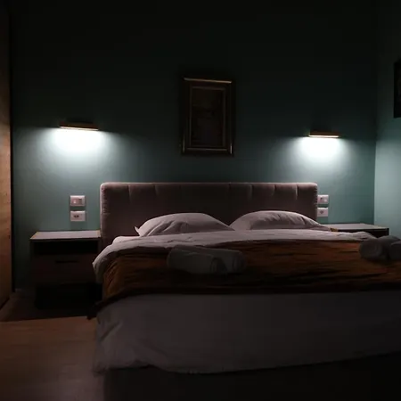 Small Boutique & Garden Apartment Tirana