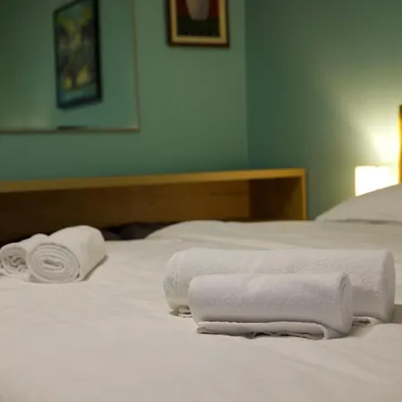 Small Boutique & Garden *