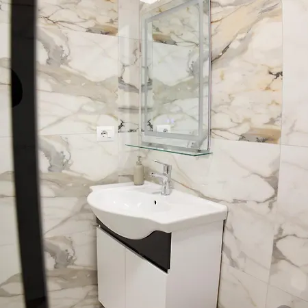 Small Boutique & Garden Apartament *