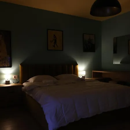 Small Boutique & Garden