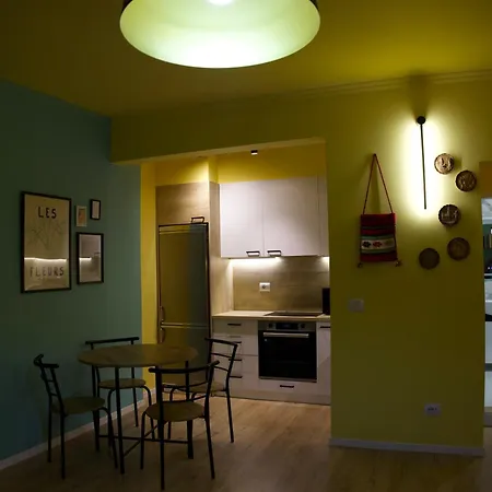 Small Boutique & Garden Apartament Tirana