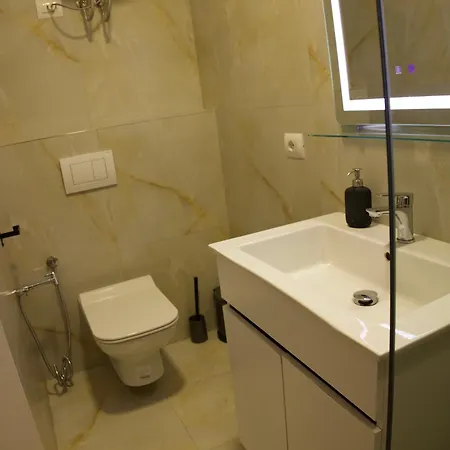 Small Boutique & Garden Apartament