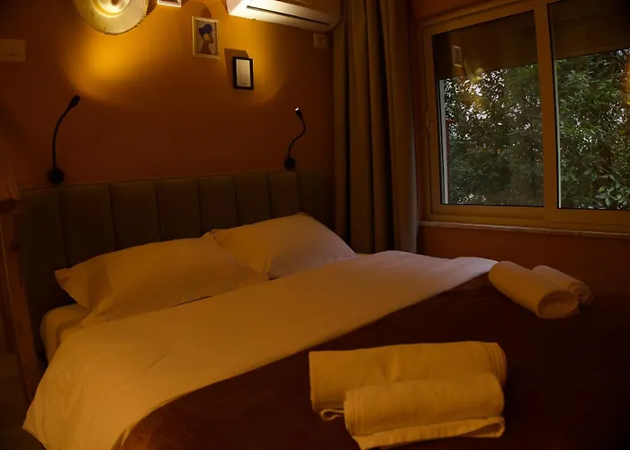 Small Boutique&garden * Tirana