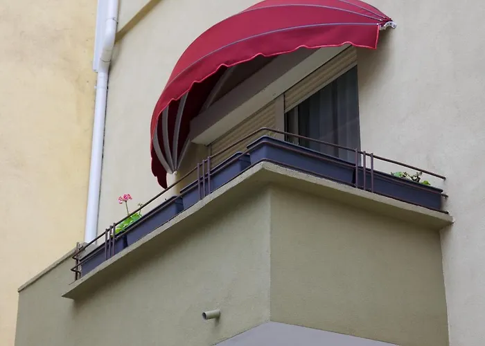 Small Boutique&garden * Tirana