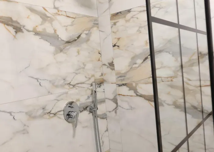 Small Boutique&garden * Tirana