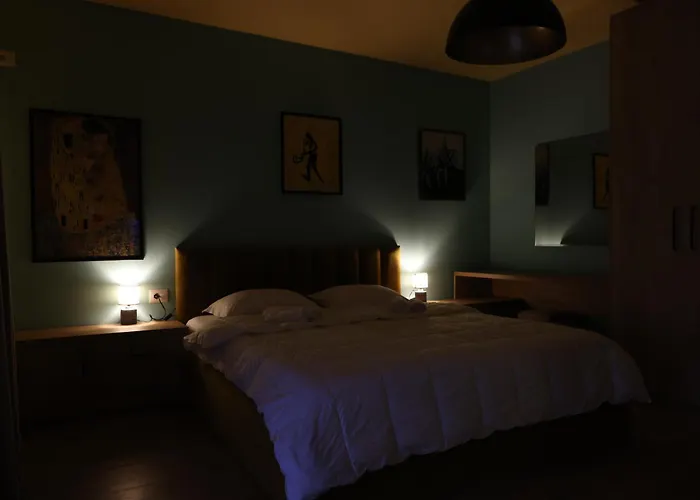 Small Boutique & Garden